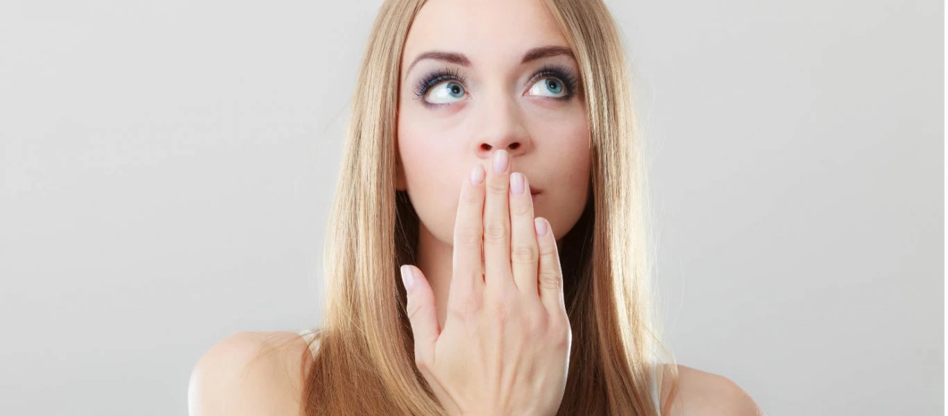 Κακοσμία στόματος το πρωί: Τι φταίει και πως να την αντιμετωπίσετε